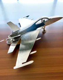 metalowy-model-mysliwca-skyraptor-stal-nierdzewna-personalizowany-graw