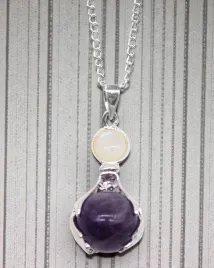 amethyst-hands-wisior-uzdrawiajacych-dloni-z-ametystu