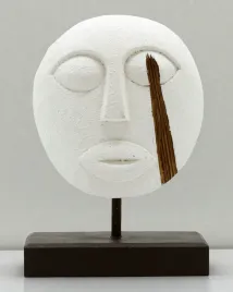 timorska-maska-straznik-przodkow-27x20-cm-biala