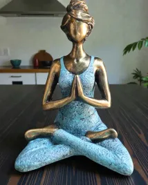 figurka-kobiety-24-cm-joga-zloto-turkusowa-energia