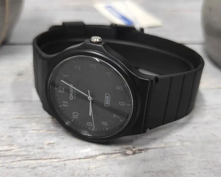 zegarek-casio-mq-24b-1bef-unisex-stan-nowy-cechy-dodatkowe-nie-zawiera-niklu