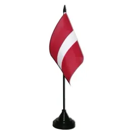 flaga-na-biurko-lotwa-10x15-cm-stojak-30-cm-flagi-lotwy-latvia-lettland