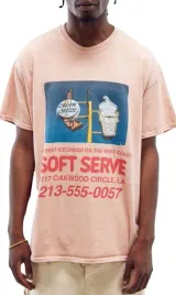 rozowy-t-shirt-z-nadrukiem-urban-outfitters-l