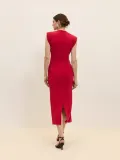 czerwona-sukienka-midi-reserved-s-fason-bandazowa