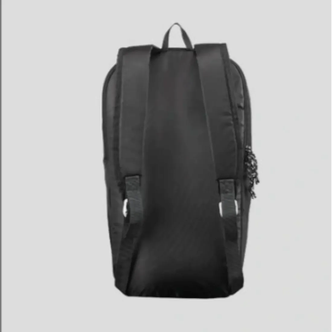 czarny-plecak-turystyczny-quechua-20l-stan-nowy