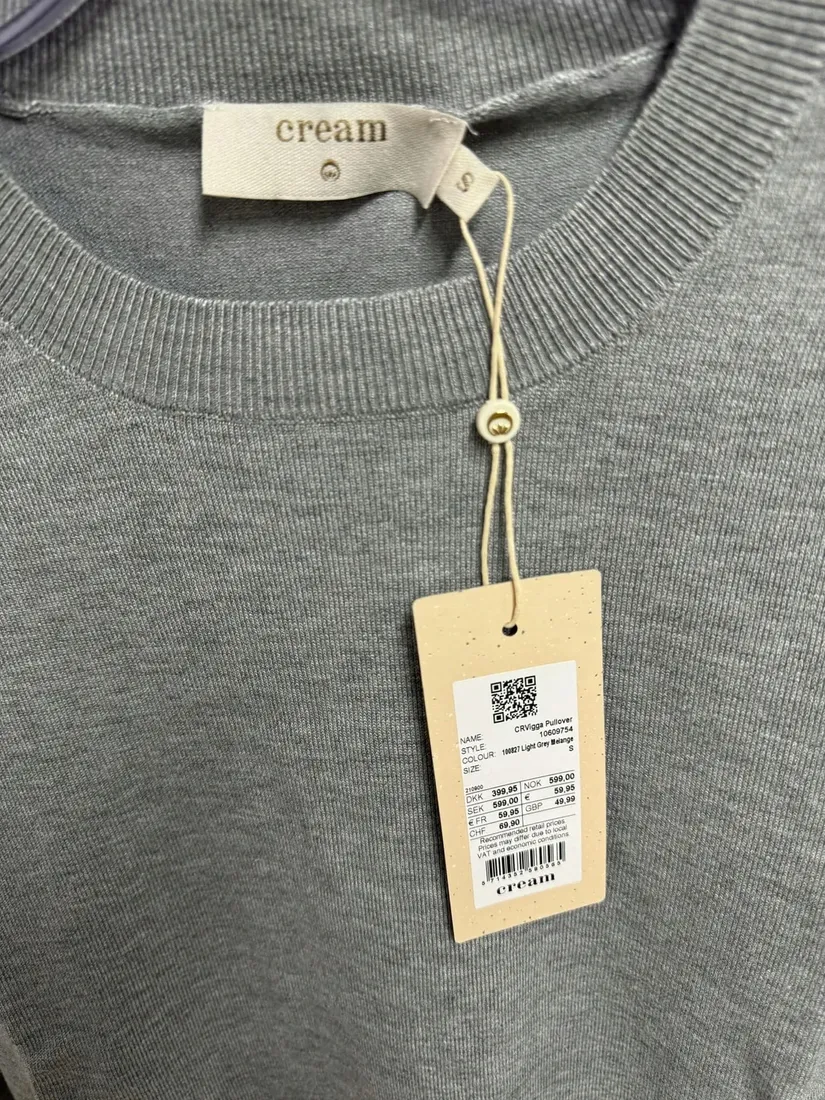 swetry-cream-s