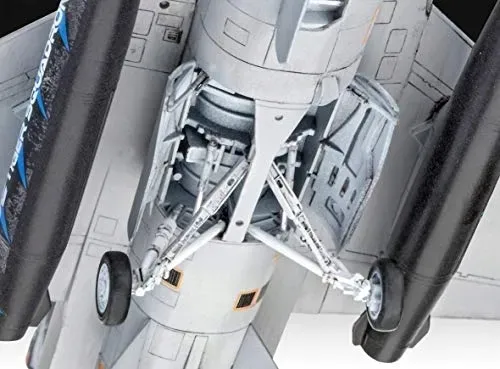 samolot-1-72-f-16d-fighting-falcon-waga-z-opakowaniem-0-15-kg