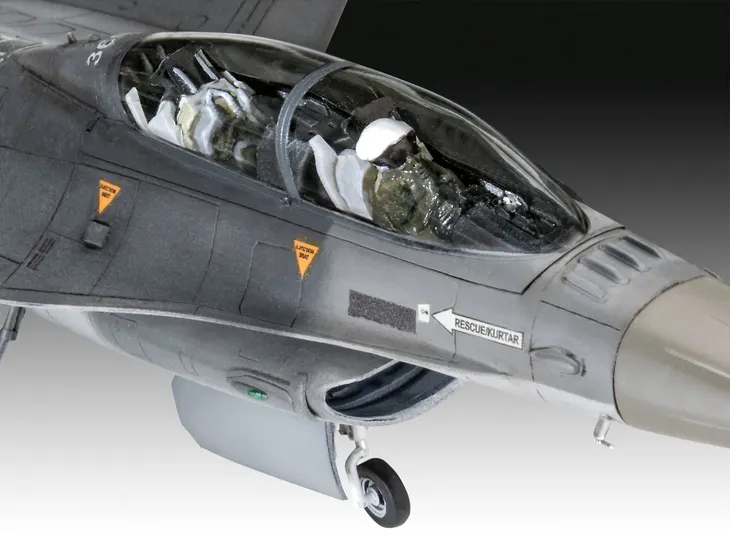 samolot-1-72-f-16d-fighting-falcon-marka-revell-okres-po-ii-wojnie-swiatowej