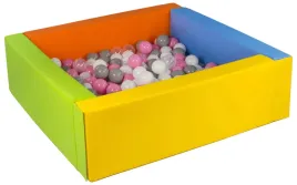 kwadratowy-suchy-basen-z-ekoskory-z-200-pileczkami-bezpieczna-zabawa-xxl