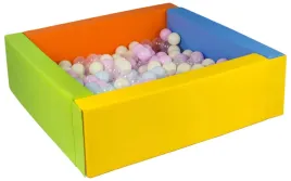 kwadratowy-suchy-basen-z-ekoskory-z-200-pileczkami-bezpieczna-zabawa-xxl