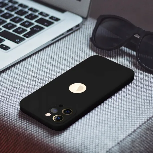 futeral-soft-do-iphone-13-pro-czarny-typ-plecki