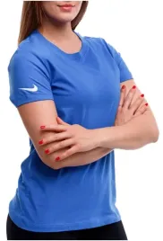 t-shirt-damski-nike-niebieski-z-logo-m