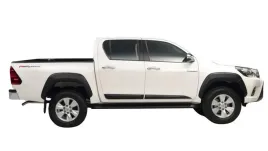 poszerzenie-nakladki-na-blotniki-do-toyota-hilux-2015-2024
