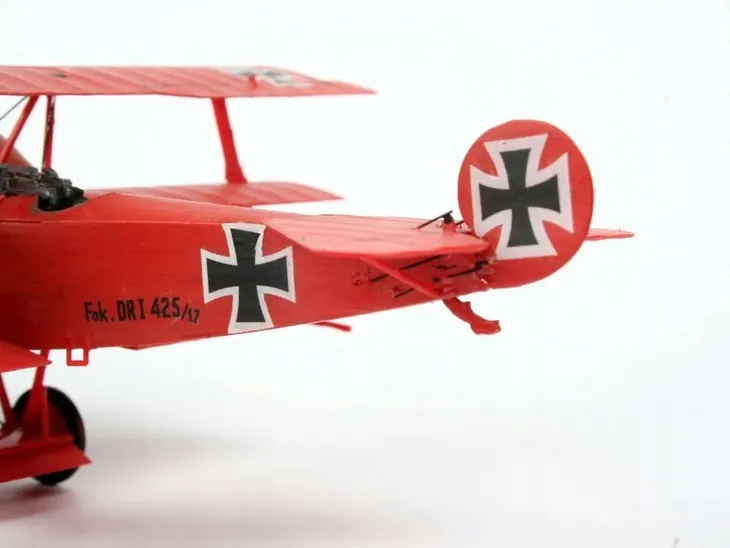 samolot-fokker-dr-1-triplane-model-mr-4116
