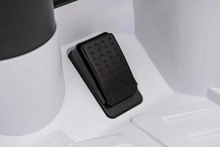 pojazd-audi-sq8-bialy-stan-nowy
