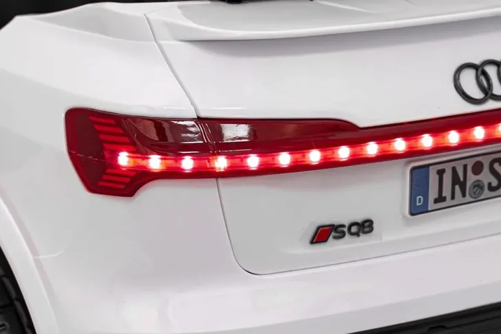 pojazd-audi-sq8-bialy-stan-nowy