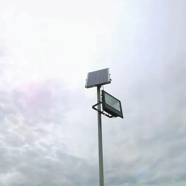 v-tac-projektor-led-solarny-35w-czarny-pilot-timer-zrodlo-swiatla-led