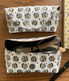 etui-na-okulary-gl02-pszczolki