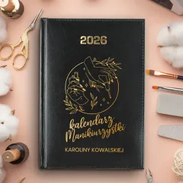 kalendarz-ksiazkowy-2026-dla-manikiurzystki-stylistki-paznokci-imie-grawer