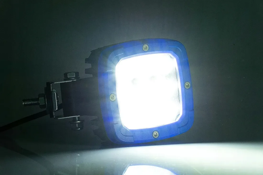halogen-roboczy-led-12-24v-wersja-ds