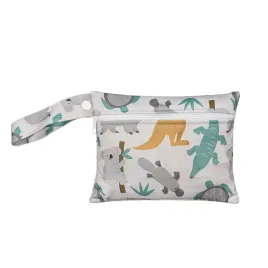 maly-worek-pul-na-mokre-pieluchy-trenerki-wkladki-z-odpinana-raczka-18x14cm