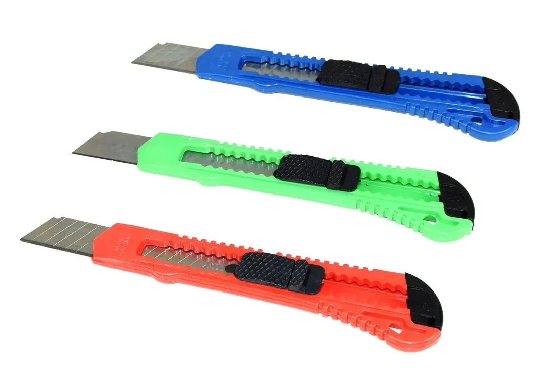 noz-do-tapet-18mm