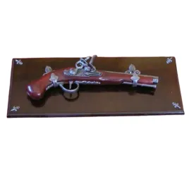 ladny-pistolet-skalkowy-na-drewnianej-zawieszce-k1095-53