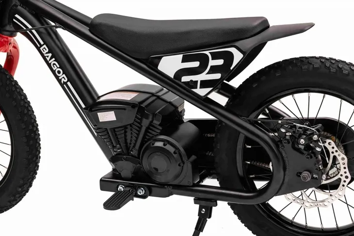 motor-baigor-23-pro-czarny-stan-nowy