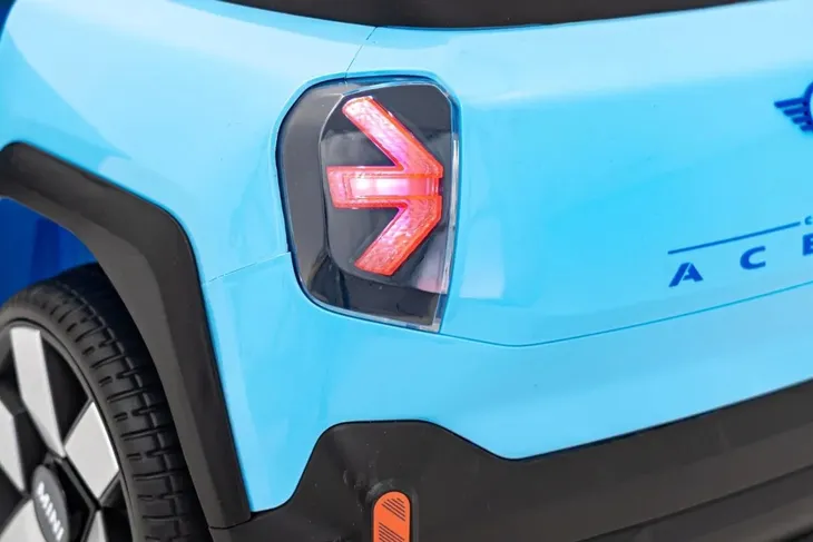 pojazd-mini-concept-aceman-niebieski-stan-nowy