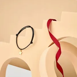 bransoletka-sznurkowa-z-zawieszka-sisi-sznurek-czarny-star-gold
