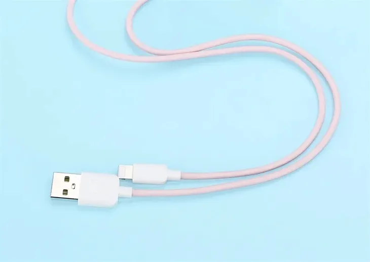 kolorowy-kabel-usams-iphone-usb-lightning-1m-stan-nowy-zlacza-usb-apple-lightning