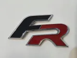 emblemat-seat-leon-06-napis-fr-stan-nowy-jakosc-czesci-zgodnie-z-gvo-o-oryginal-z-logo-producenta-samochodu-oe