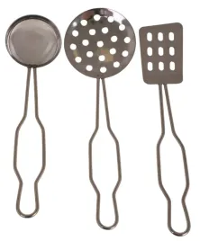 metalowe-kolorowe-garnki-akcesoria
