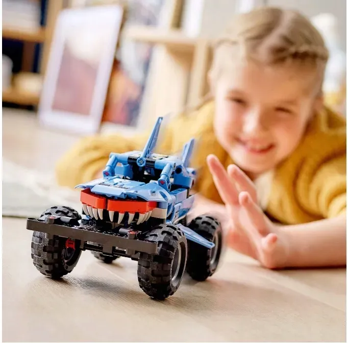 klocki-lego-technic-technik-auto-monster-jam-megalodon-7
