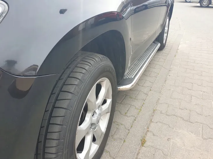 dacia-duster-orurowanie-boczne-stopnie-boki-progi-mocne-produkt-wprowadzony-do-obrotu-na-terenie-ue-przed-13-12-2024-tak