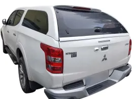 nissan-navara-d-23-np-300-d-max-zabudowa-hardtop