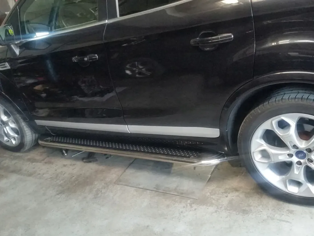 dacia-duster-orurowanie-boczne-stopnie-boki-progi-mocne-stan-nowy