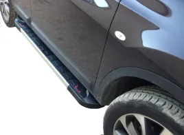 kia-sportage-2021-stopnie-orurowanie-boki-progi
