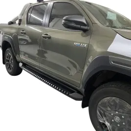isuzu-d-max-orurowanie-boczne-stopnie-boki-super-mocne-czarne-stal