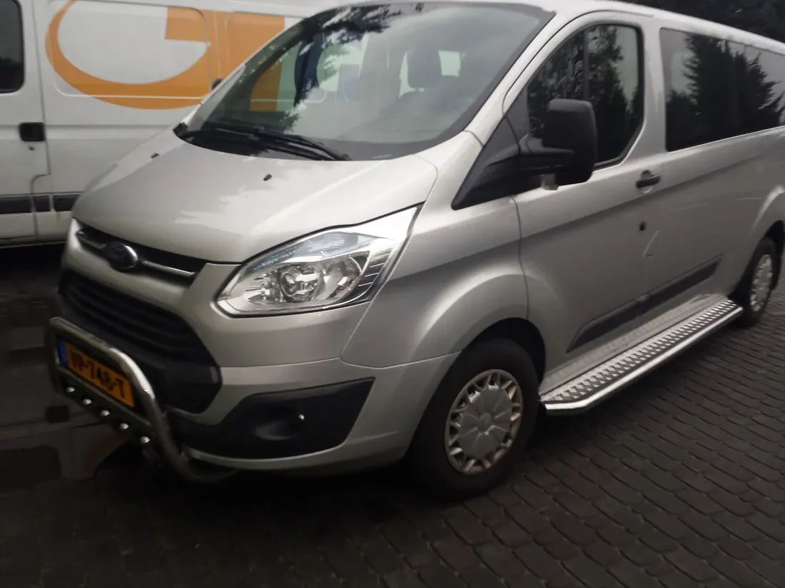ford-transit-custom-jumpy-traveller-orurowanie-boczne-stopnie-progi-boki