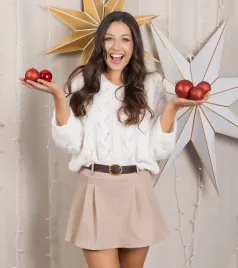 miekki-bialy-sweter-z-dlugim-rekawem-rianne