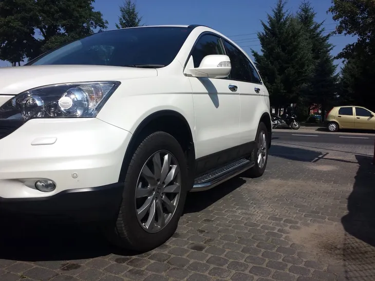 ford-kuga-2012-2019-stopnie-boki-orurowanie-progi-produkt-wprowadzony-do-obrotu-na-terenie-ue-przed-13-12-2024-tak