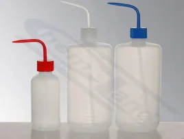 tryskawka-z-ldpe-z-czerwona-nasadka-1000ml