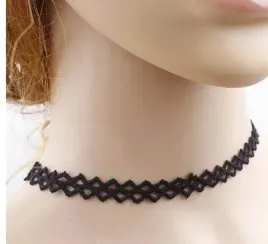 czarny-choker-naszyjnik-tasiemka-zloty-chocker-bizuteria