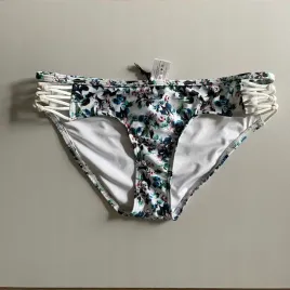 dol-od-stroju-kapielowego-majtki-od-bikini-w-kwiaty-wolf-and-whistle-s