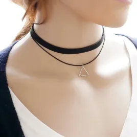 czarny-choker-naszyjnik-chocker-srebrny-trojkat