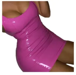 rozowa-sukienka-mini-blyszczaca-vinyl-latex-lack