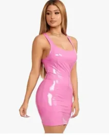 rozowa-sukienka-mini-blyszczaca-vinyl-latex-lack
