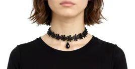czarny-choker-naszyjnik-chocker-koronka-tasiemka-przywieszka