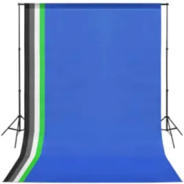 fotograficzny-zestaw-studyjny-z-lampami-i-tlami